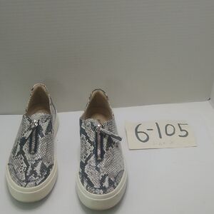Vaneli Sport slip-on shoe in Snakeskin pattern sz. 8